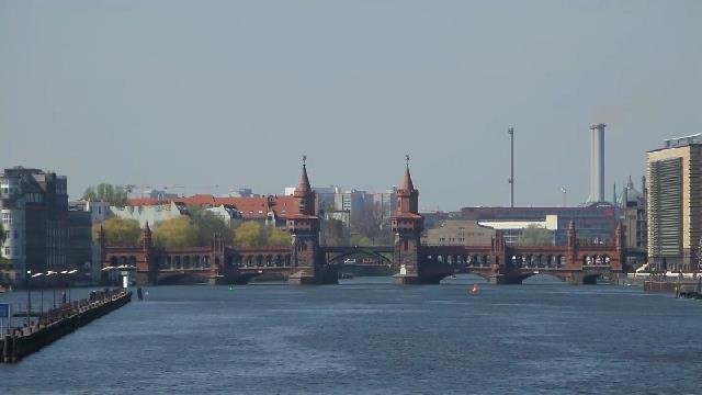 Oberbaumbrücke in Berlin Friedrichshain-Kreuzberg